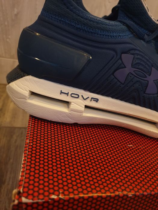 Under armour hovr phantom SE