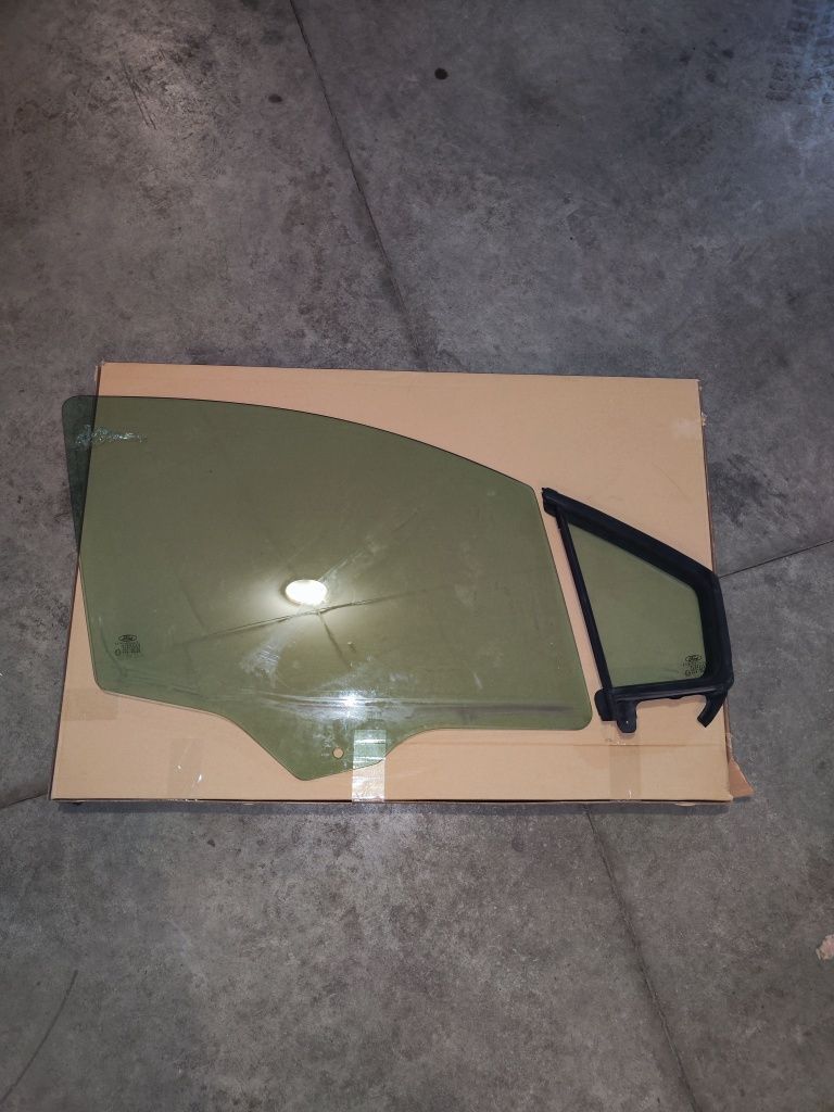 Стъкло за FORD COURIER  дясно