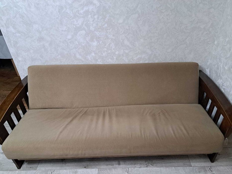 Диван в хорошем состоянии