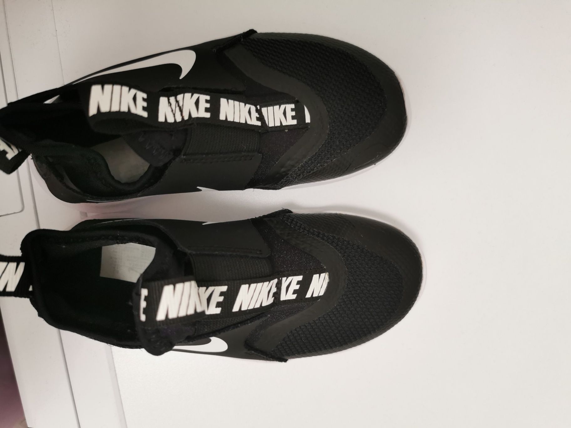 Vând pantofi Nike mărime 28