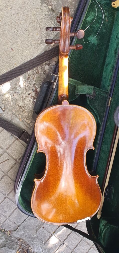Стара цигулка Antonius Stradiuarius Cremonenfis