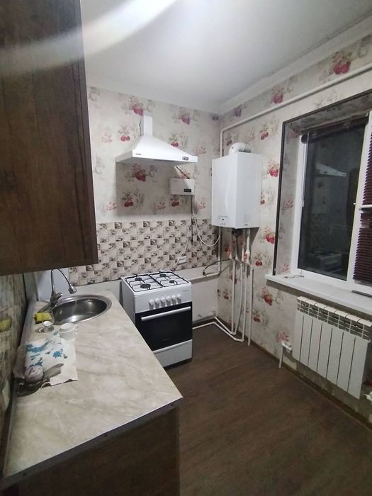 Аренда метро беруни 1.хонали оилага берилади