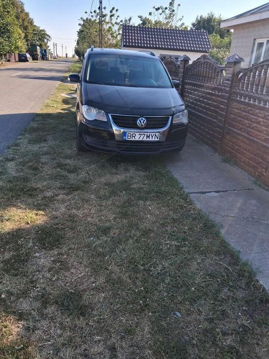 Vând Volkswagen Touran 2008 1.9