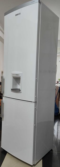 Combină frigorifică Beko BK386WD+ 380 L, dozator apă, stare bună