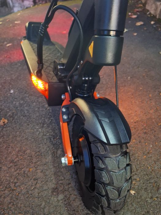 Trotineta electrica dual motor Joyor T10 2000W 60V 18Ah 60 km autonomi