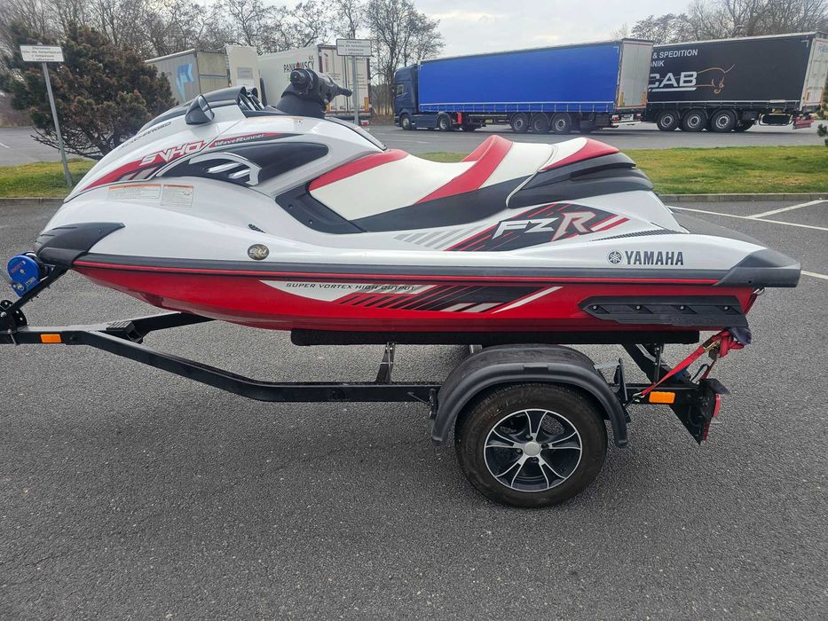 Skijet Yamaha FZR - 2015 - 250 CP +