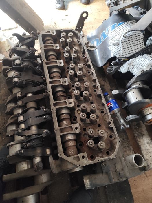 Vând chiuloasă motor Iveco cursor