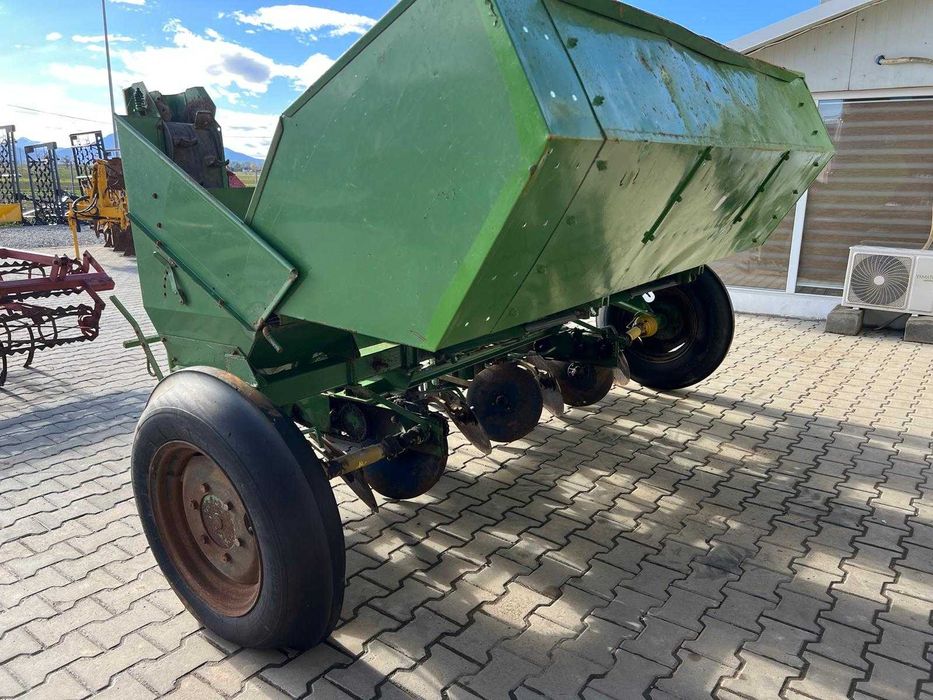 Plantator cartofi Hassia - 4 randuri , basculabil