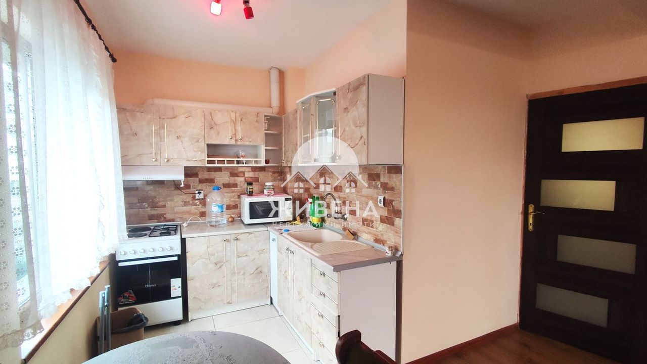 Дава се под наем Двустаен апартамент в Варна, Левски - 60 кв.м за 485 € - Снимка #2