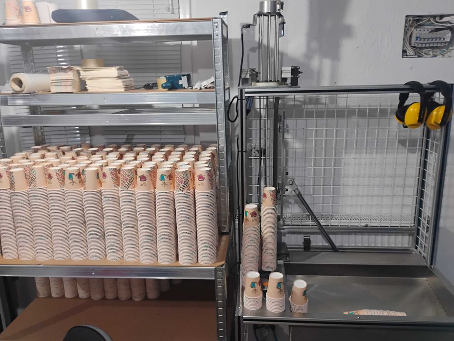 Машина за картонени чаши 2021г 7оз