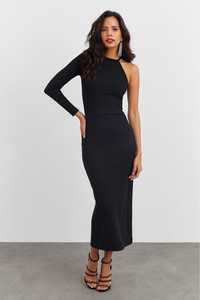 Черна рокля с едно рамо