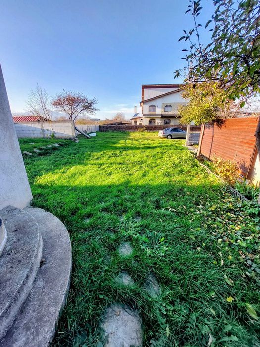 Casa situată în Dumbrava Roșie,la 7 km de Piatra Neamț,3 nivele D+P+M