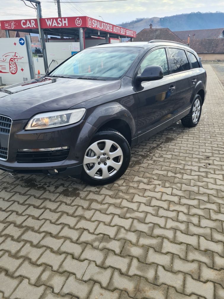 Audi Q7 quatro ..