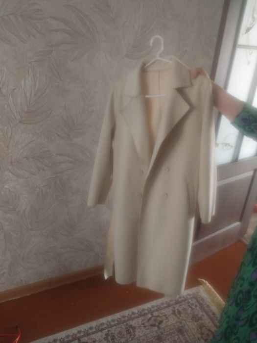 Продаётся пальто новый