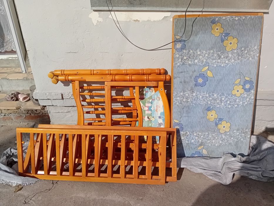 Детская кроватка