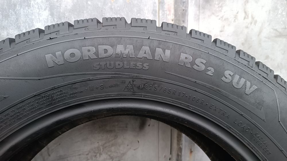 225/65/17 Nokian