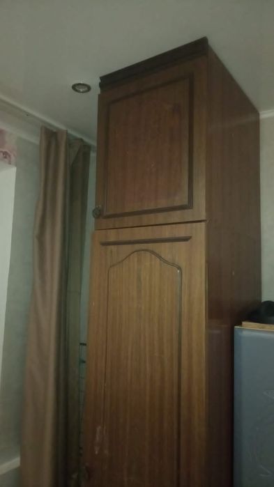 Шкаф пенал       .