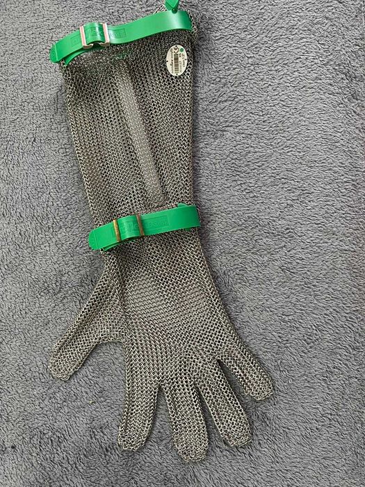 Mansat pentru ascuțit și manusa