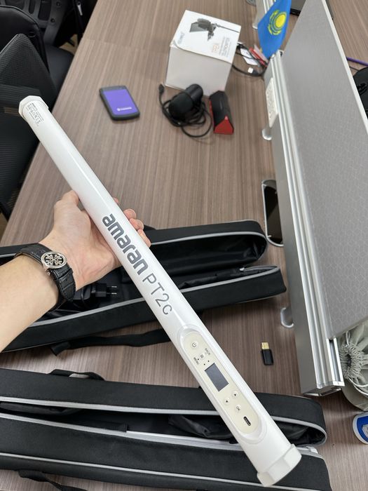 Постоянный свет Aputure Amaran PT2c