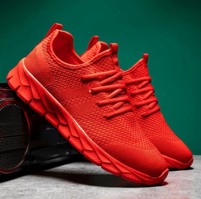 Маратонки(чисто-нови)