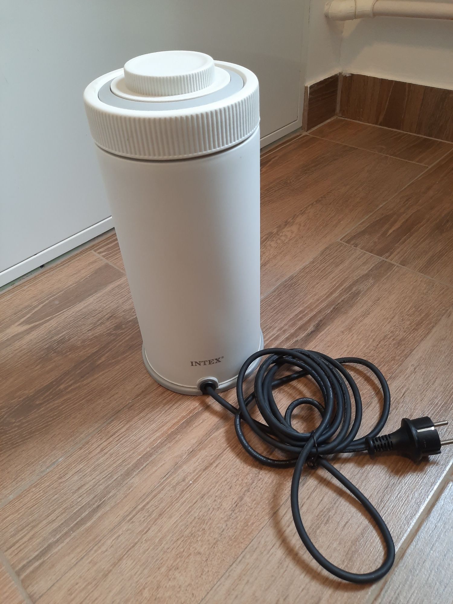 Pompa pentru filtrarea apei din piscina Intex C530