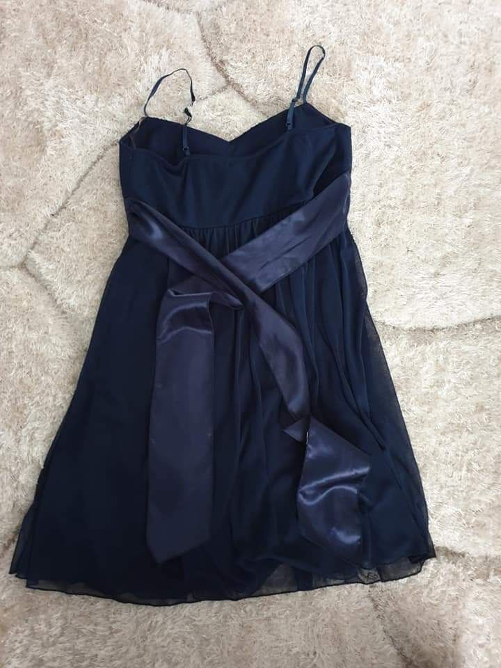 Rochie albastră cu tulle și bretele subțiri. XS-S