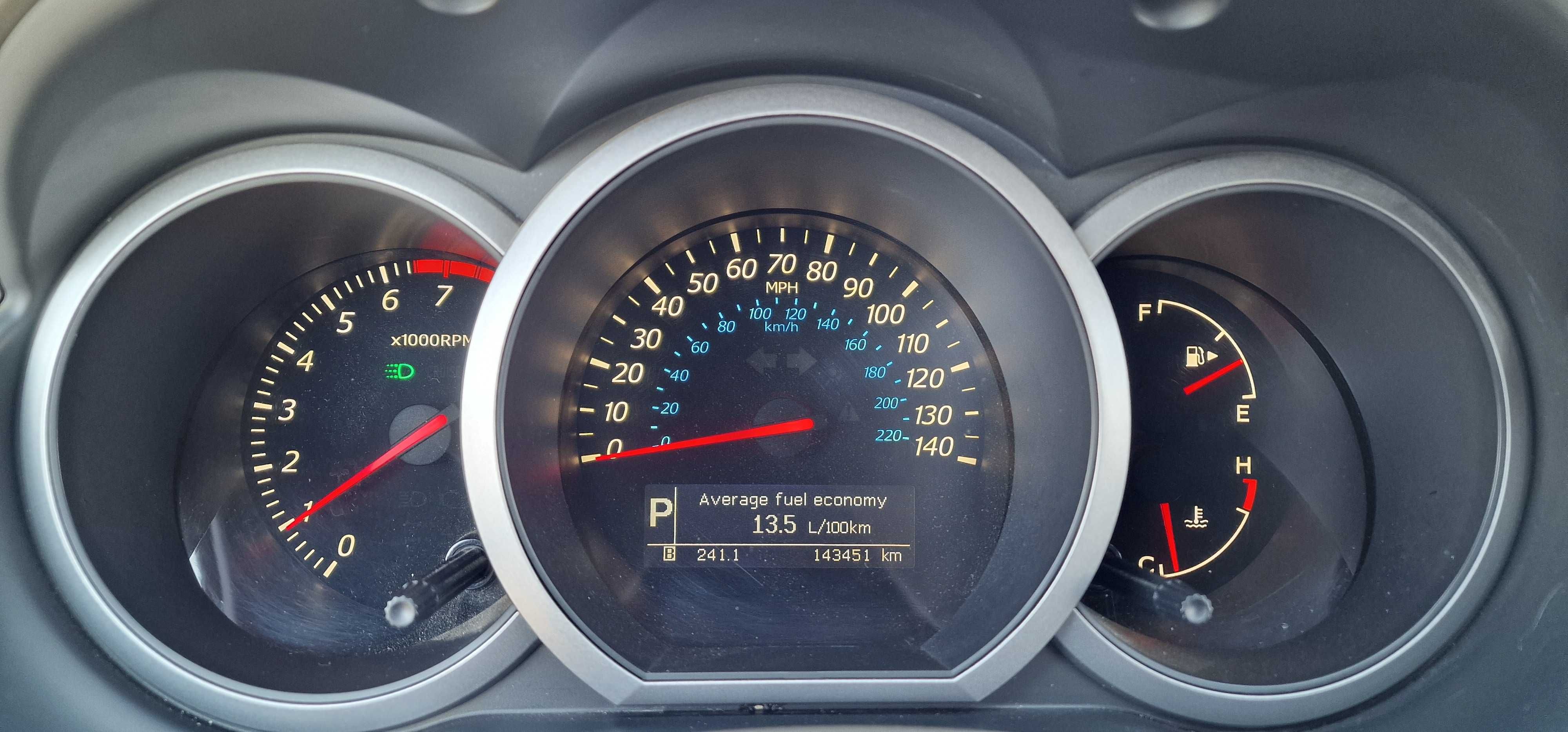 Продавам Suzuki Grand Vitara Premium Facelift 2.4i 2012