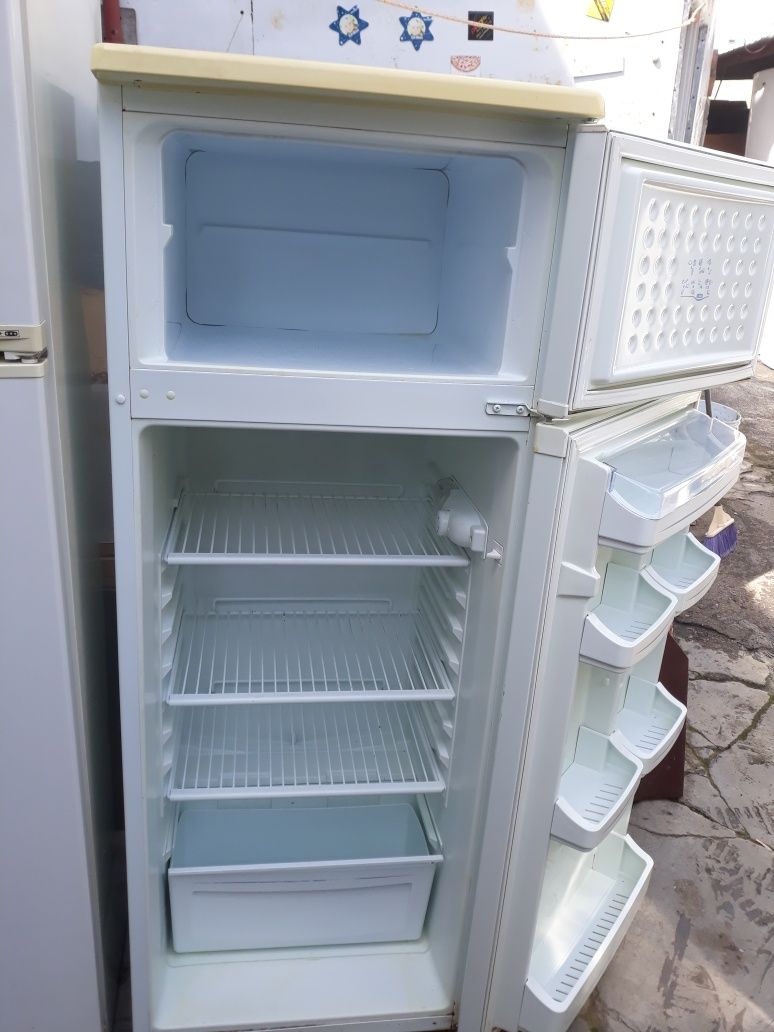 Combina frigorifica Arctic Indesit beko Zanussi  congelator arctic