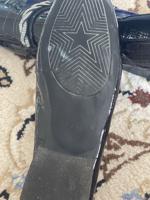 Oyoq kiyim 1 marta kiyilgan