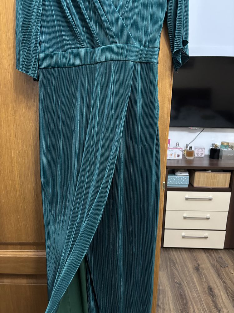 Rochie ocazie 40, Brise