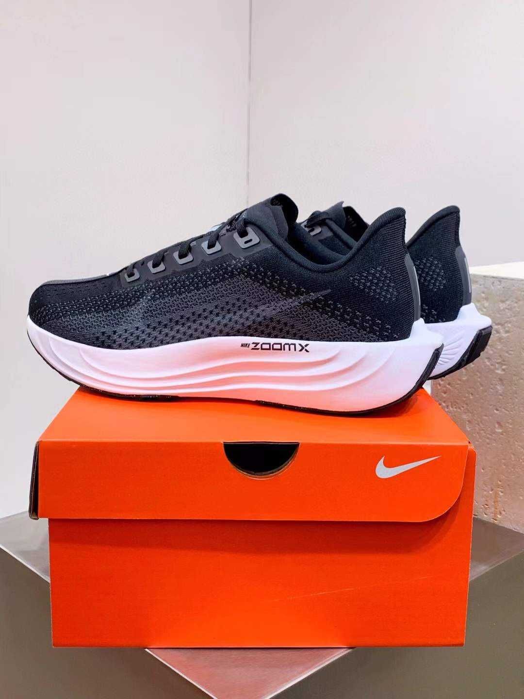 Нови мъжки маратонки Nike Pegasus Plus налични
