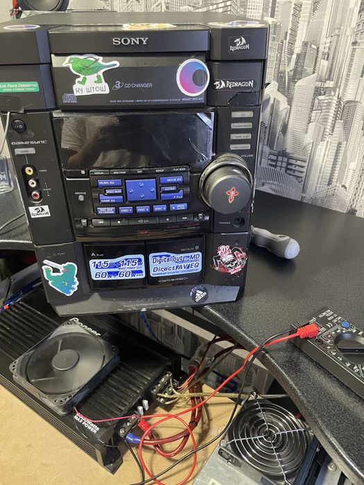 Отличный музыкальный центр Sony