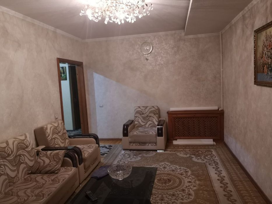 Ойбек метро ёнида 3 хонали квартира ижарага берилади