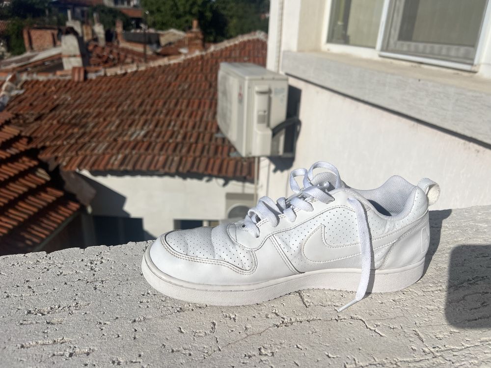 Nike Court Borough 44.5