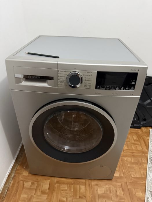 Стиральная машина Bosch Serie 4 WGA242XVME