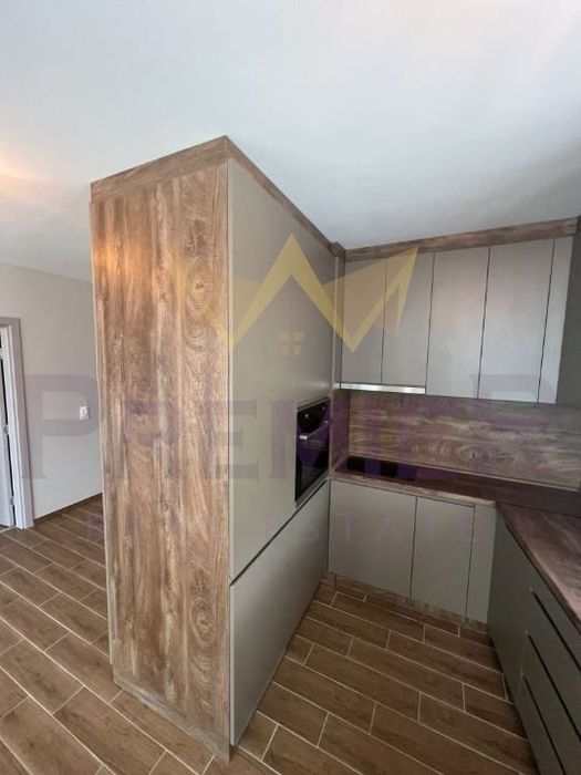 Дава се под наем Тристаен апартамент в Варна, Бриз - 115 кв.м за 1100 € - Снимка #1