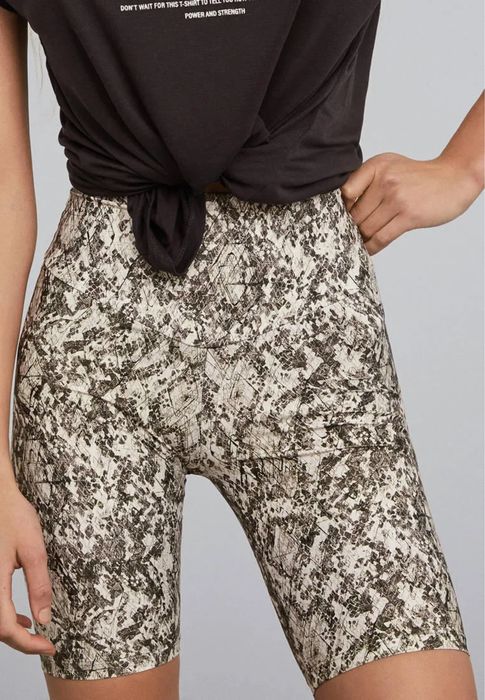 Клин Oysho / biker shorts / с етикет XS , Zara