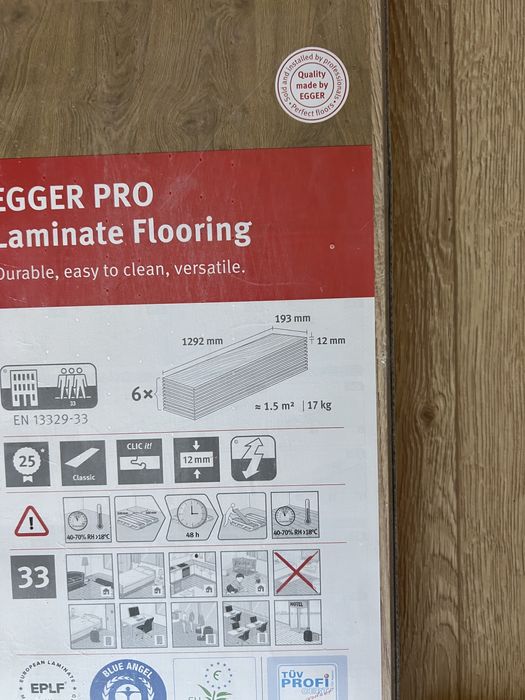 Parchet laminat 12mm NOU Egger stejar newbury deschis