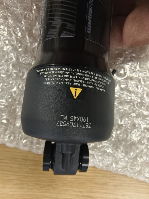 НОВ амортесьор/шок RockShox Deluxe Select Rear Shock DebonAir 190x45mm