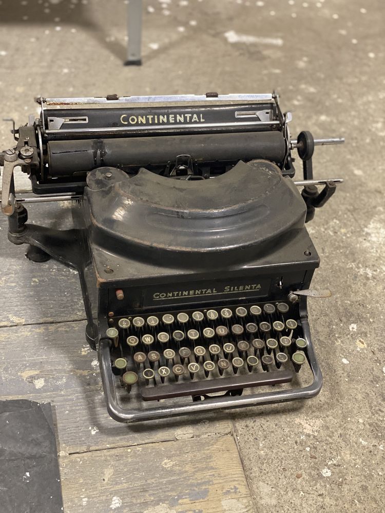 De vanzare masina de scris Continental