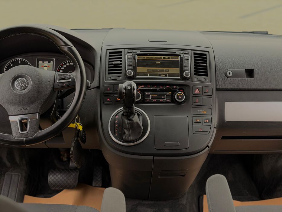 VW Multivan 2014 2.0TDI 180cp 4MOTION VIP Blocabil deosebit!