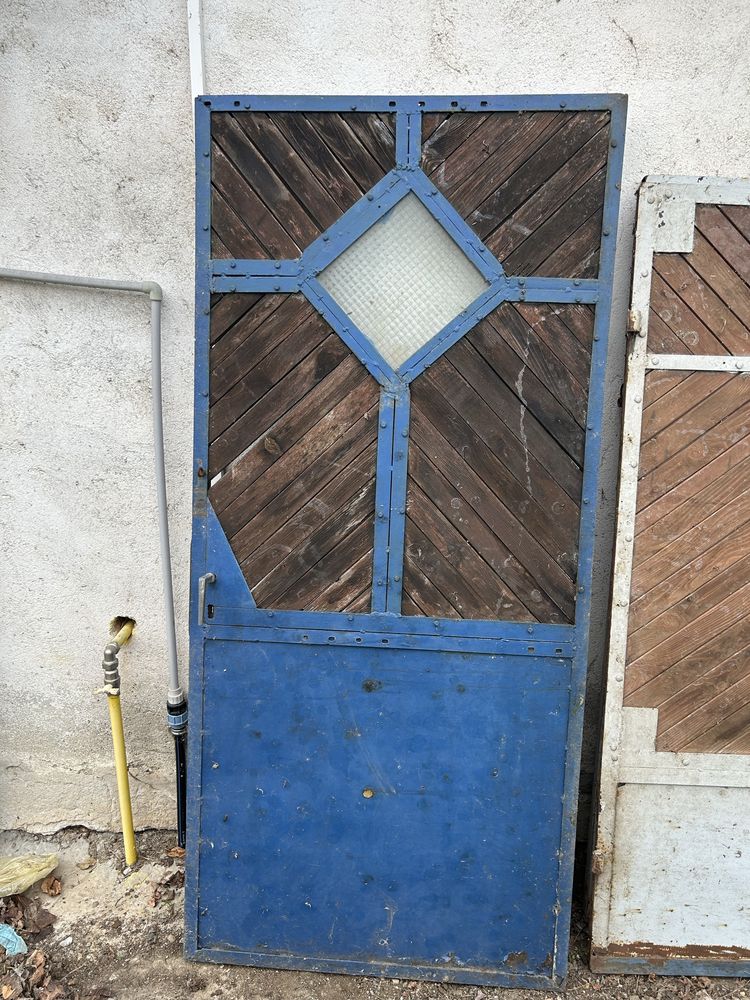 Гаражни метални врати