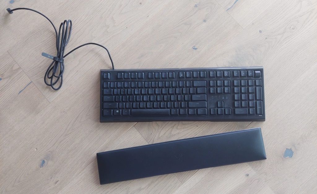 Set tastatura si mouse gaming RGB