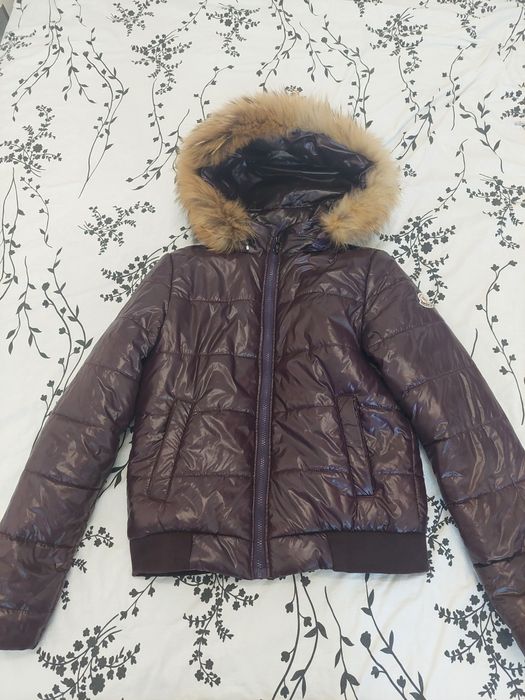 Дамско лилаво яке Moncler.