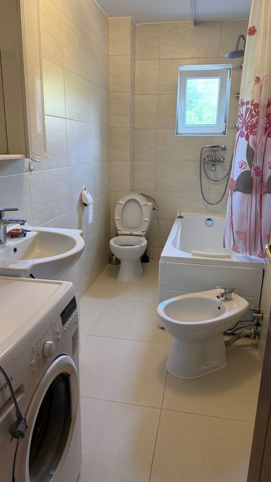 Apartament + parcare - de vânzare - strada Stejarului