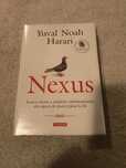 Vând carte sigilată Nexus,scrisă de Yuval Noah Harari,la preț bun!