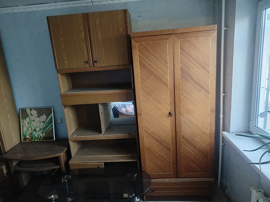 Продаю Сервант в хорошем состоянии