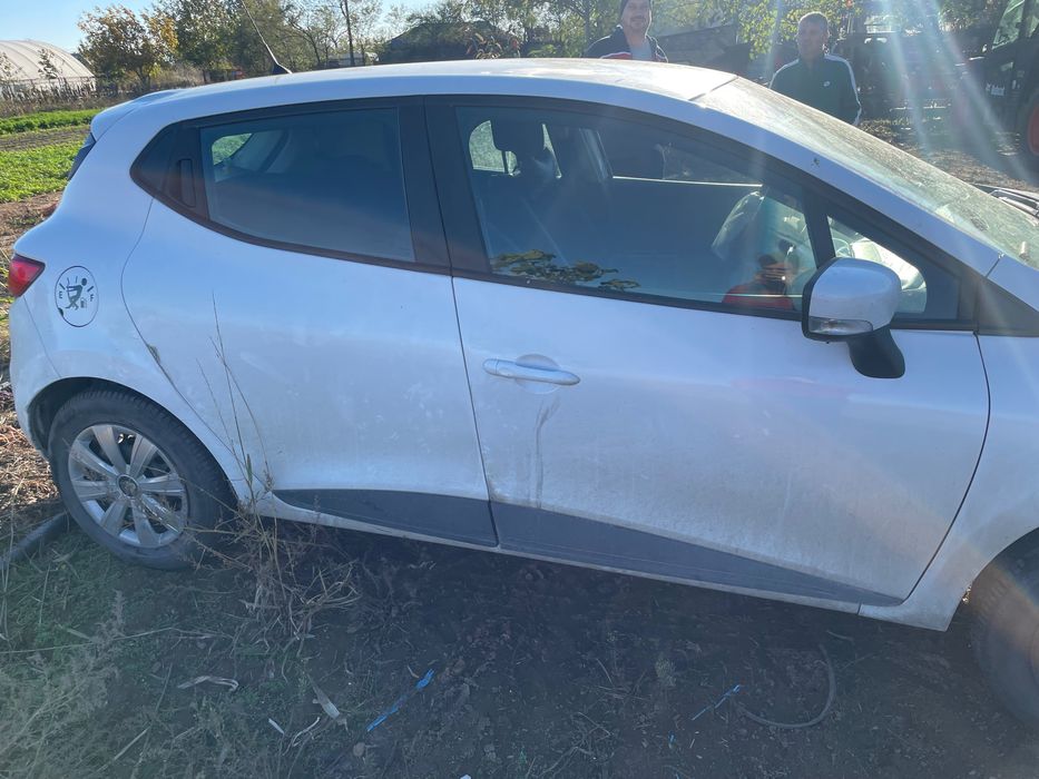 Se vinde Renault Clio 4 2016 avariat !