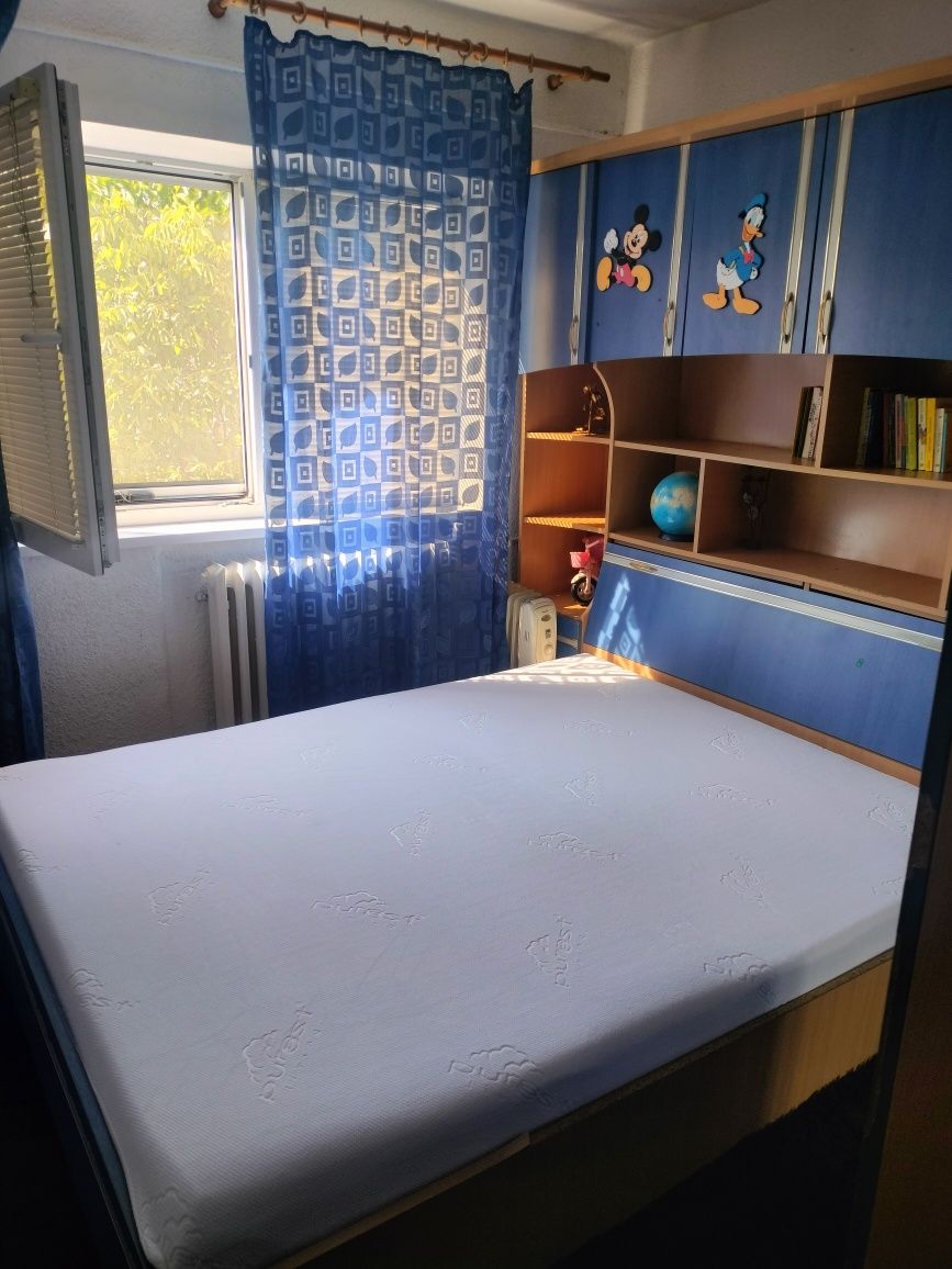 Închiriere apartament 2 camere decomandate