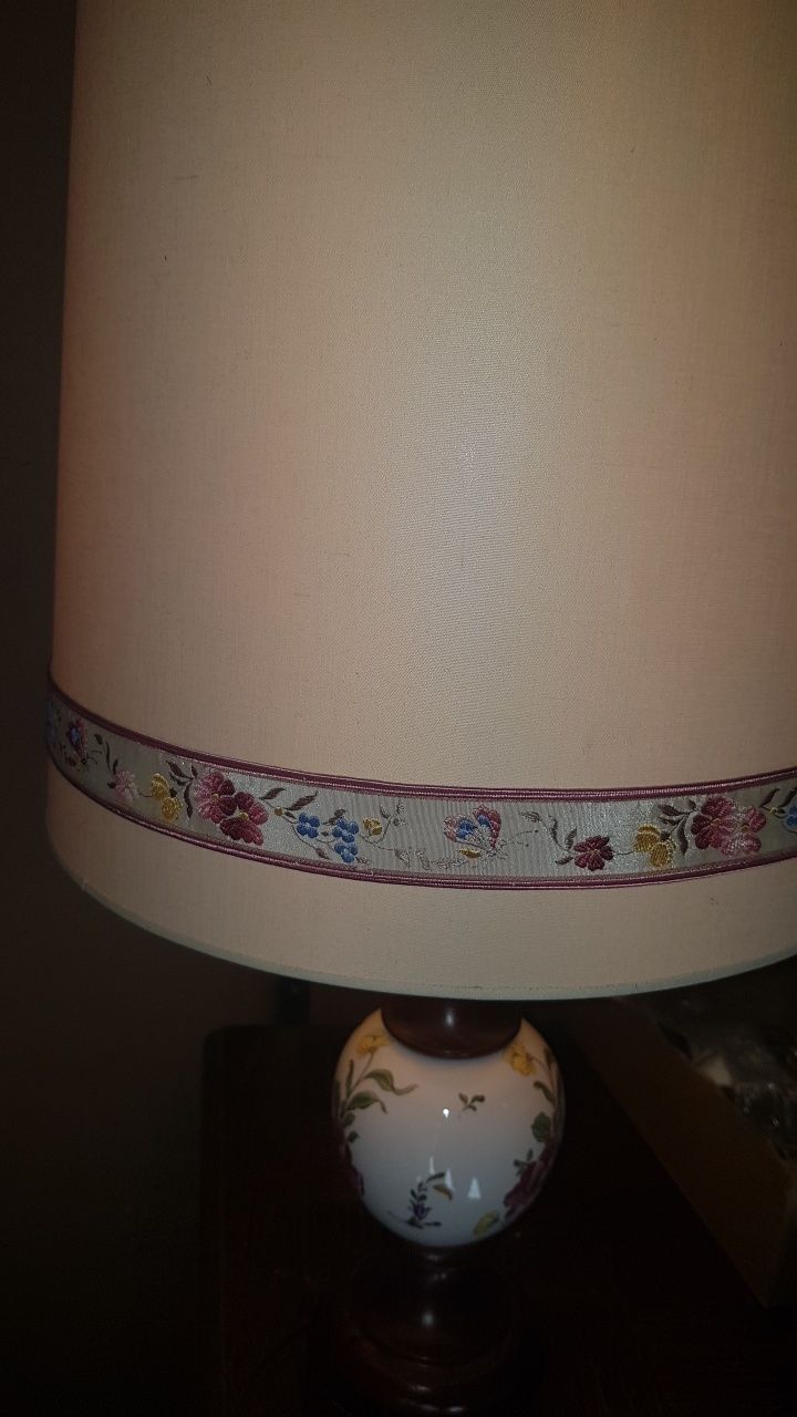 Veioza tip lampa din lemn și portelan/funcțională